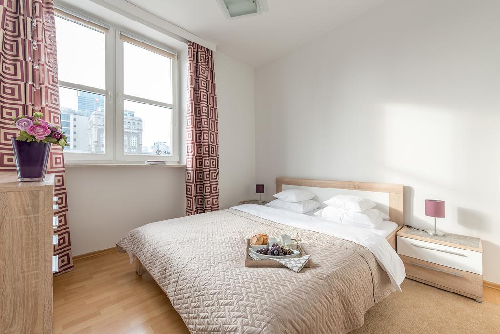 P&O City Center Apartments Варшава Номер фото